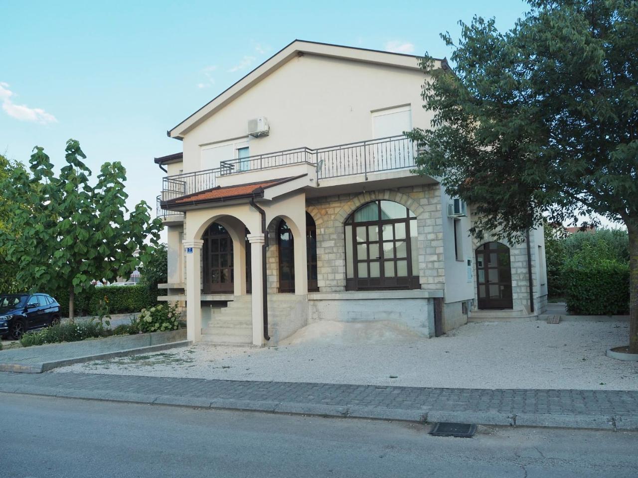 Apartment Ivan-Experience 3 Bedrooms Ljubuski Exterior photo